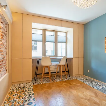 Bijou - 1 Bedroom *