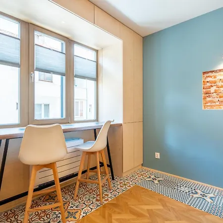 Bijou - 1 Bedroom *
